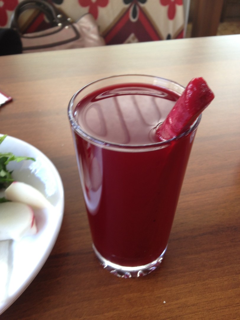 A fresh glass of şalgam
