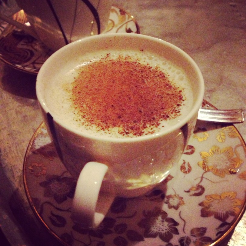 hot sahlep topped with cinnamon